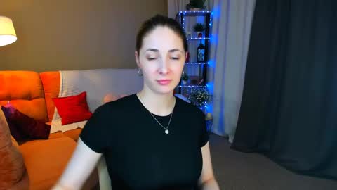 sensitiveheartt online show from 05-16-26, 07:56