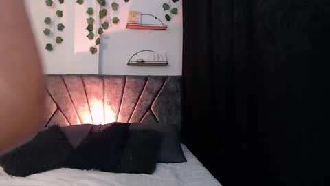 Snapshot of sensual_flame chatting on 02-18-25, 04:26 Camille and sophie online show from 02-18-25, 04:26