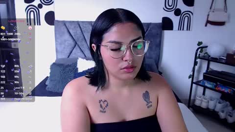 Snapshot of sensual_flame chatting on 02-27-25, 07:26 Camille and sophie online show from 02-27-25, 07:26