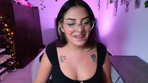 Snapshot of sensual_flame chatting on 12-15-25, 12:15 Camille and sophie online show from 12-15-25, 12:15