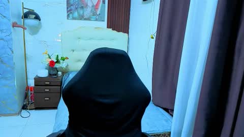 Snapshot of sensual_goergia chatting on 11-24-25, 04:23 sensual_goergia online show from 11-24-25, 04:23