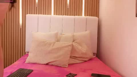 Sensual Kim77 online show from 05-07-26, 01:05