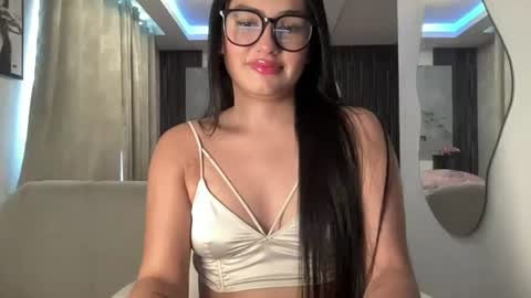Snapshot of sensual_little_angel chatting on 08-01-26, 01:54 Nataly online show from 08-01-26, 01:54