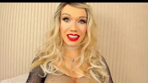 Mia online show from 01-24-25, 07:49