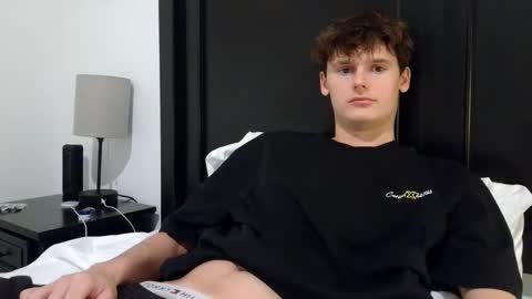 Cam online show from 05-01-26, 04:17