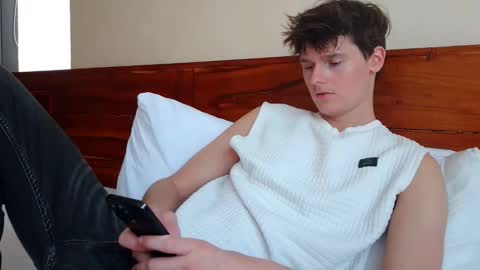 Cam online show from 05-04-26, 11:45