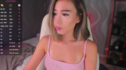 Snapshot of sensualily chatting on 05-24-26, 02:55 Kiki online show from 05-24-26, 02:55