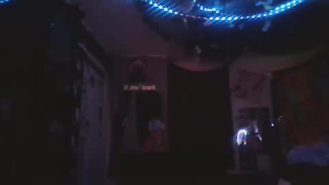 Snapshot of sequoia8888 chatting on 09-12-25, 06:46 sequoia8888 online show from 09-12-25, 06:46