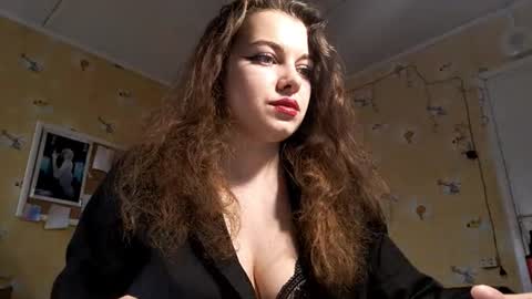 Snapshot of serafinayurick chatting on 02-15-26, 08:13 May online show from 02-15-26, 08:13