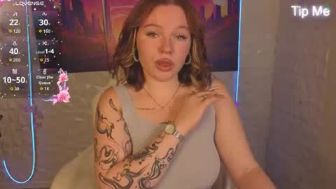 Snapshot of seraphinaa_darkwater chatting on 07-10-26, 01:21 Lisa and Mona online show from 07-10-26, 01:21