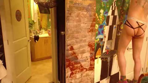 Snapshot of seraphyx33 chatting on 11-16-25, 02:11 seraphyx33 online show from 11-16-25, 02:11