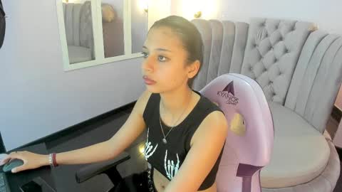 Seren  Follow me online show from 02-21-25, 10:17