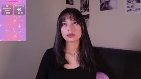 Snapshot of serenbleck chatting on 06-12-26, 10:25 Seren online show from 06-12-26, 10:25