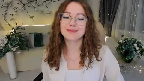 Ophelia online show from 11-28-25, 04:09