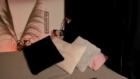 Snapshot of serenity_day chatting on 09-09-25, 01:05 Serenity online show from 09-09-25, 01:05