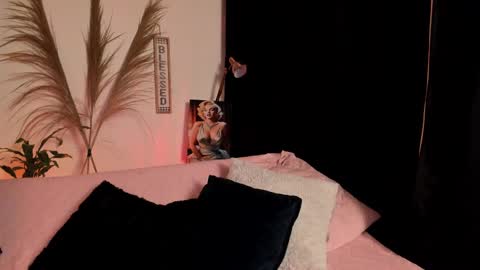 Snapshot of serenity_day chatting on 10-23-25, 12:21 Serenity online show from 10-23-25, 12:21