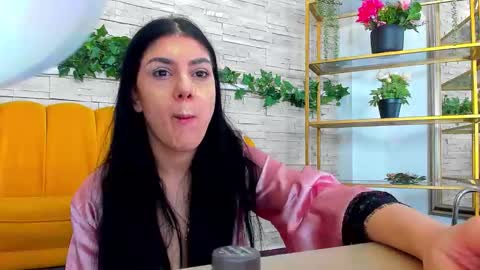 SerennaNoir online show from 12-20-25, 06:09