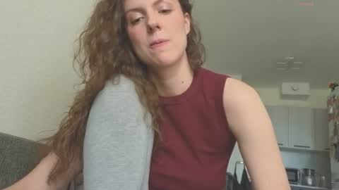 Snapshot of sereta_fin chatting on 06-10-26, 10:14 Hey Guys and Girls non-binary personalities Im Sereta online show from 06-10-26, 10:14