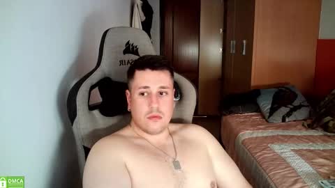 Snapshot of sergio95n chatting on 10-28-25, 03:25 Pollos online show from 10-28-25, 03:25