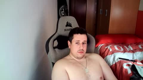 Snapshot of sergio95n chatting on 02-24-26, 03:43 Pollos online show from 02-24-26, 03:43