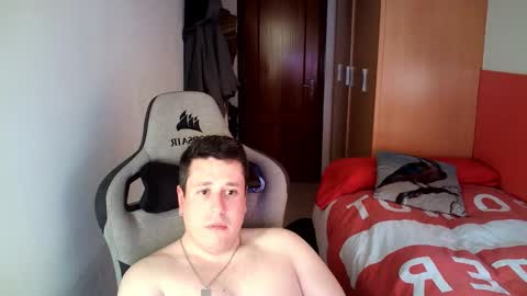 Snapshot of sergio95n chatting on 02-25-26, 04:38 Pollos online show from 02-25-26, 04:38