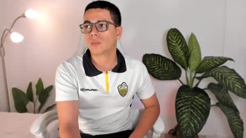 Snapshot of sergiocamiloa_30 chatting on 05-21-26, 03:35 jax fire online show from 05-21-26, 03:35