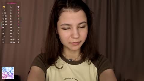 Snapshot of serinazele chatting on 07-19-26, 06:39 Melissa online show from 07-19-26, 06:39