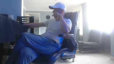 hetero serio discreto online show from 01-24-25, 08:43