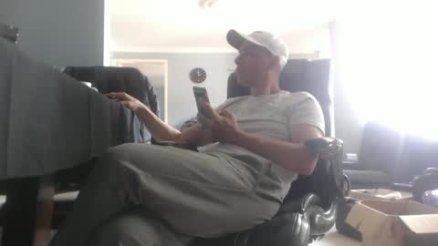 hetero serio discreto online show from 01-28-25, 07:00