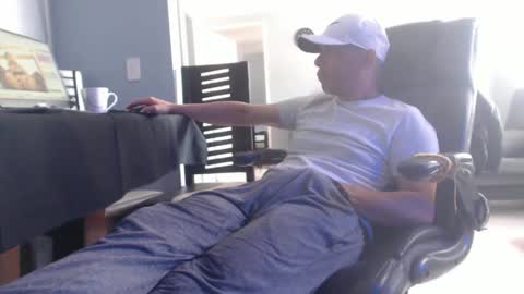 hetero serio discreto online show from 02-20-25, 07:41