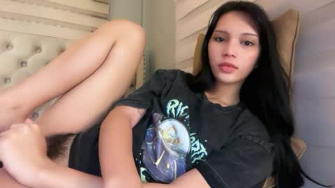 Snapshot of service_dolly69 chatting on 06-18-26, 11:31 service_dolly69 online show from 06-18-26, 11:31