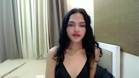 Snapshot of servicedoll18 chatting on 09-16-25, 07:26 Bella online show from 09-16-25, 07:26