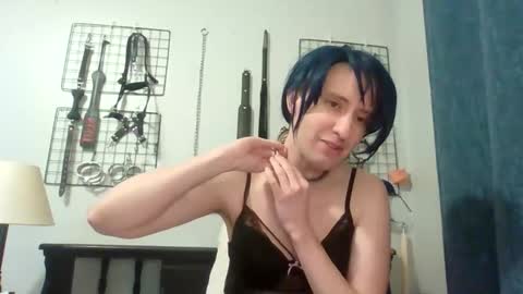 Servile Sarah online show from 04-07-26, 11:59