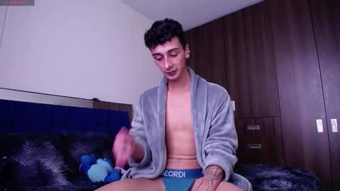 Snapshot of seth_swet chatting on 10-17-25, 07:49 seth online show from 10-17-25, 07:49