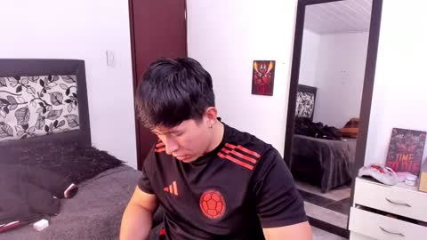 Snapshot of setsuna_10 chatting on 02-02-25, 10:28 david online show from 02-02-25, 10:28