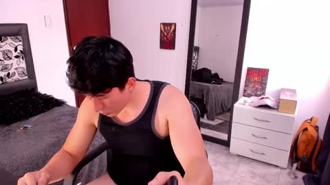 Snapshot of setsuna_10 chatting on 02-19-25, 09:25 david online show from 02-19-25, 09:25