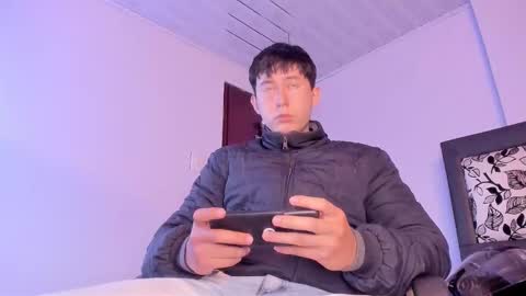 Snapshot of setsuna_10 chatting on 11-25-25, 02:11 david online show from 11-25-25, 02:11