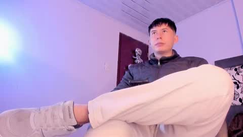 Snapshot of setsuna_10 chatting on 11-27-25, 02:02 david online show from 11-27-25, 02:02