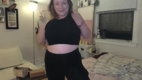 Snapshot of seturselfonfyre chatting on 02-22-26, 04:02 seturselfonfyre online show from 02-22-26, 04:02