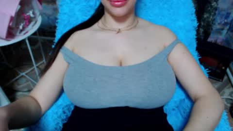 Snapshot of seu_cute chatting on 12-15-25, 07:23 seu_cute online show from 12-15-25, 07:23