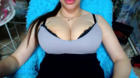 Snapshot of seu_cute chatting on 12-16-25, 03:17 seu_cute online show from 12-16-25, 03:17