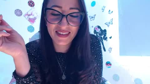 Snapshot of seuctive_woman57 chatting on 01-31-25, 04:17 samy online show from 01-31-25, 04:17