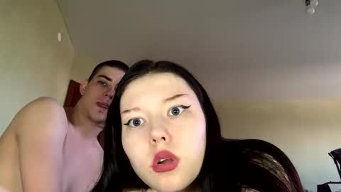 Julie and Max online show from 10-24-25, 09:06