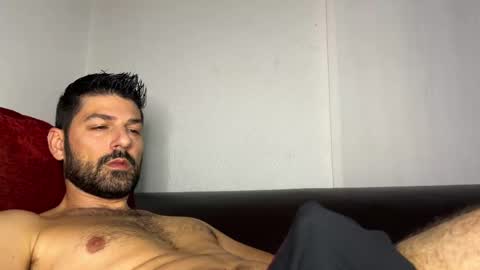 Snapshot of sexfriendch chatting on 11-19-25, 02:11 Lucenzo online show from 11-19-25, 02:11