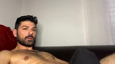 Snapshot of sexfriendch chatting on 12-17-25, 10:32 Lucenzo online show from 12-17-25, 10:32