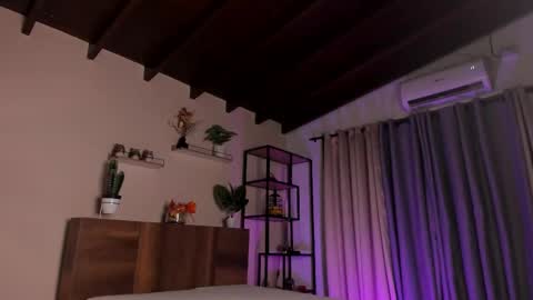 ... Camila ... online show from 09-25-25, 12:42