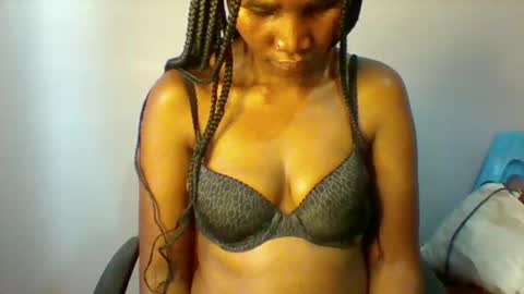 Snapshot of sexie_love chatting on 09-10-25, 12:38 Nancy online show from 09-10-25, 12:38