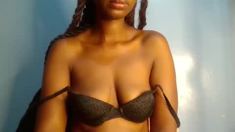Snapshot of sexie_love chatting on 09-29-25, 03:22 Nancy online show from 09-29-25, 03:22