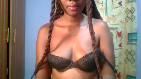 Snapshot of sexie_love chatting on 10-21-25, 06:30 Nancy online show from 10-21-25, 06:30
