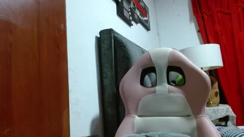 Snapshot of sexmilkdirty chatting on 03-27-26, 11:37 sexmilkdirty online show from 03-27-26, 11:37